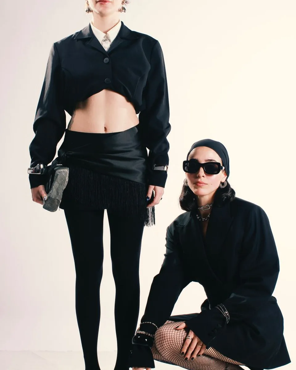 Wide-Leg Tailored Trouser alternate