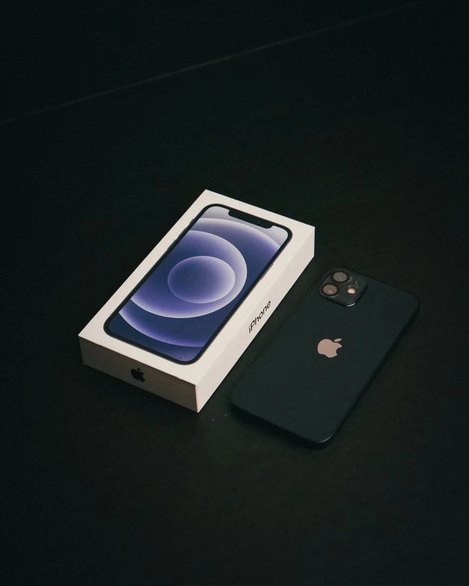 Nova Fold Phone
