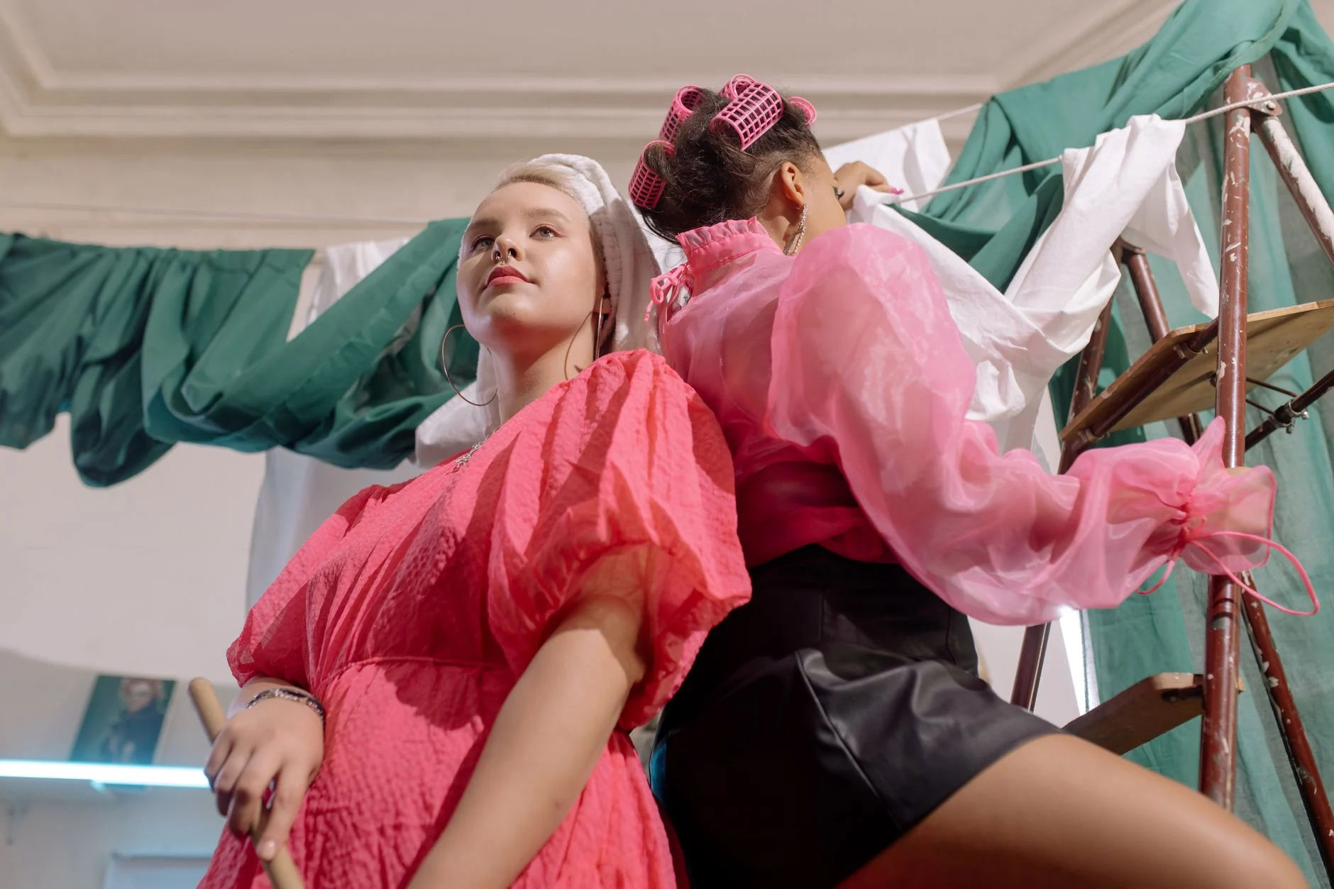 Mobile runway fashion editorial look 4