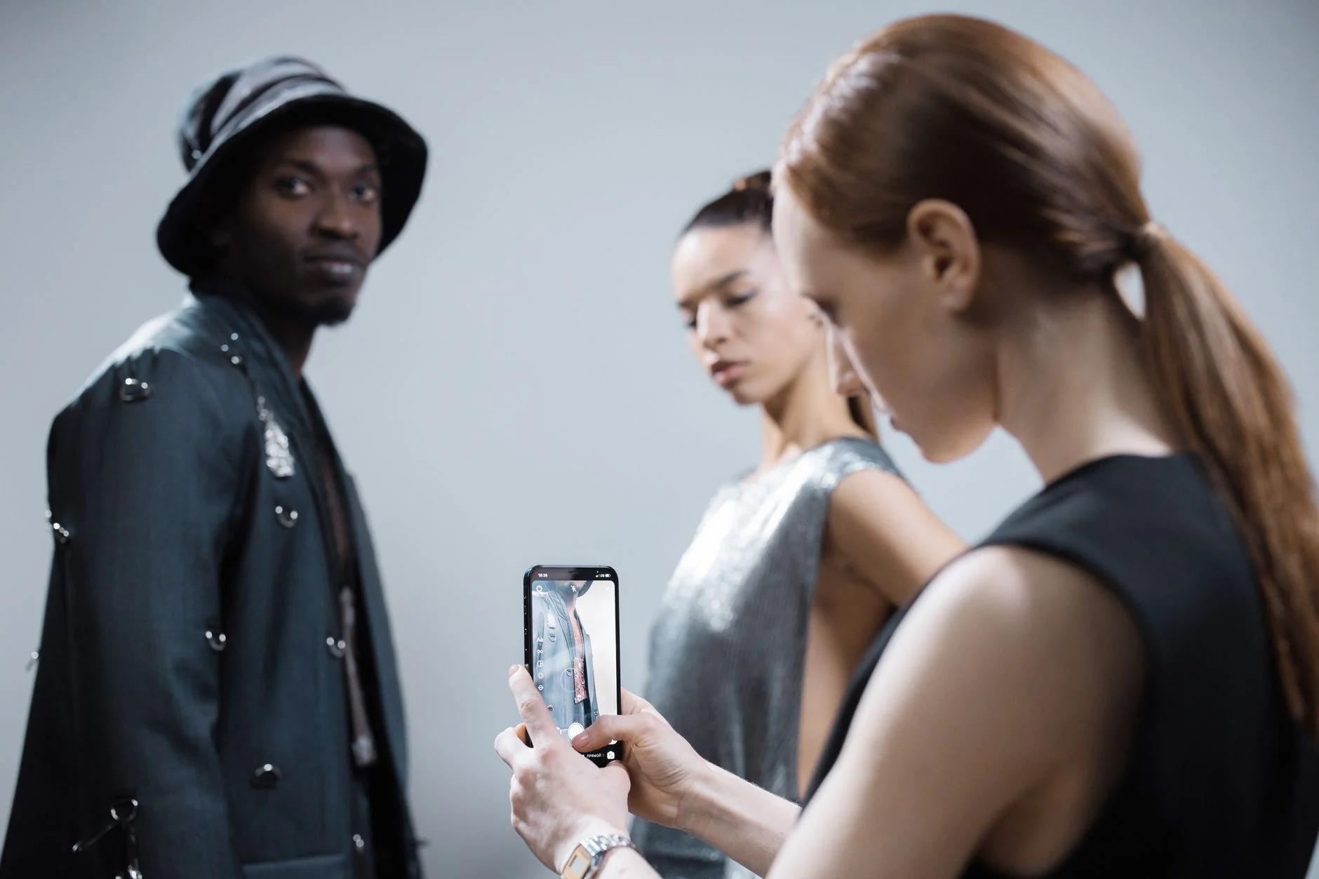 Mobile runway fashion editorial look 2