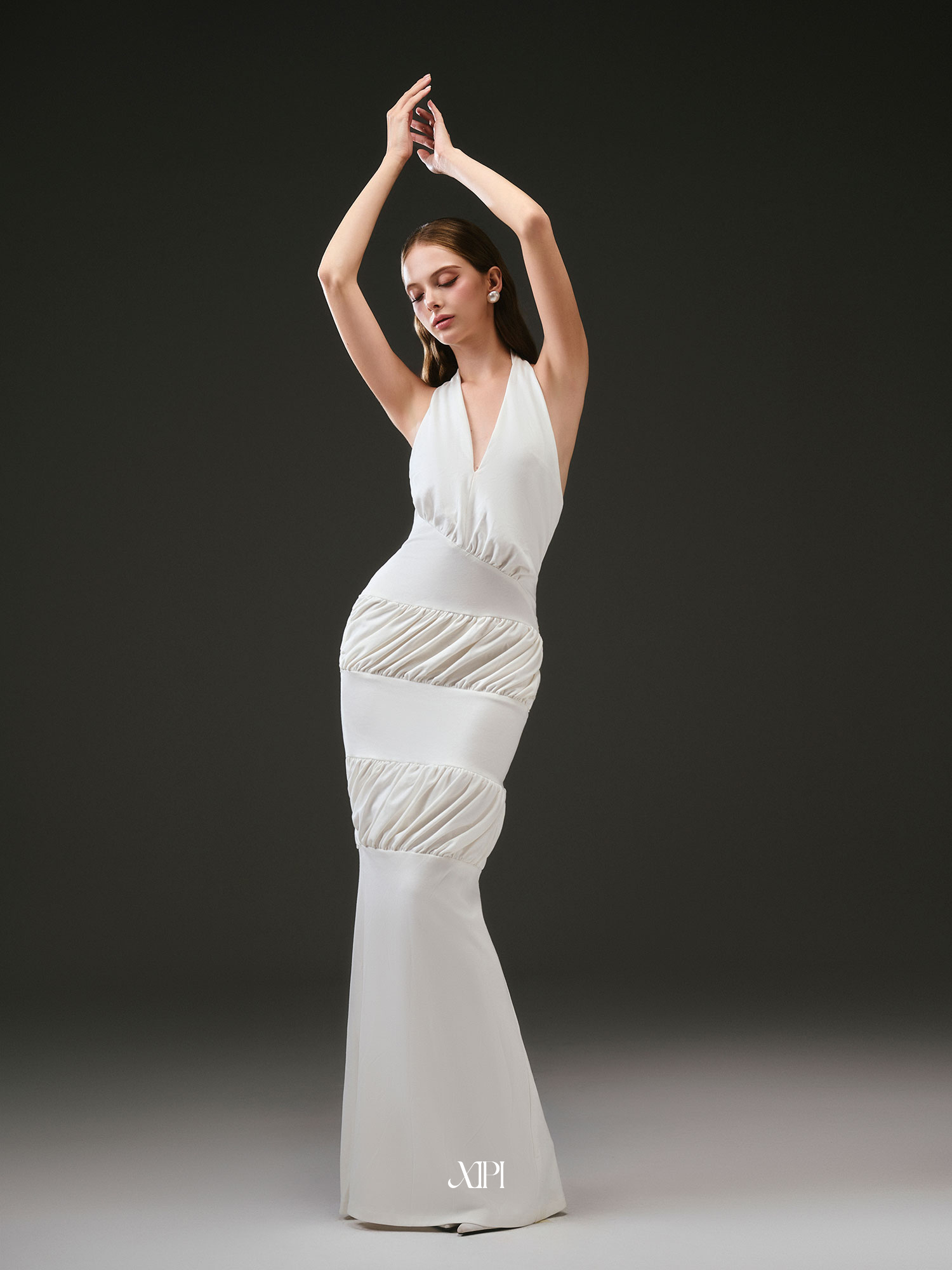 Volna Dress - Đầm Thun Trắng Cổ Yếm Tùng Rã Nhún