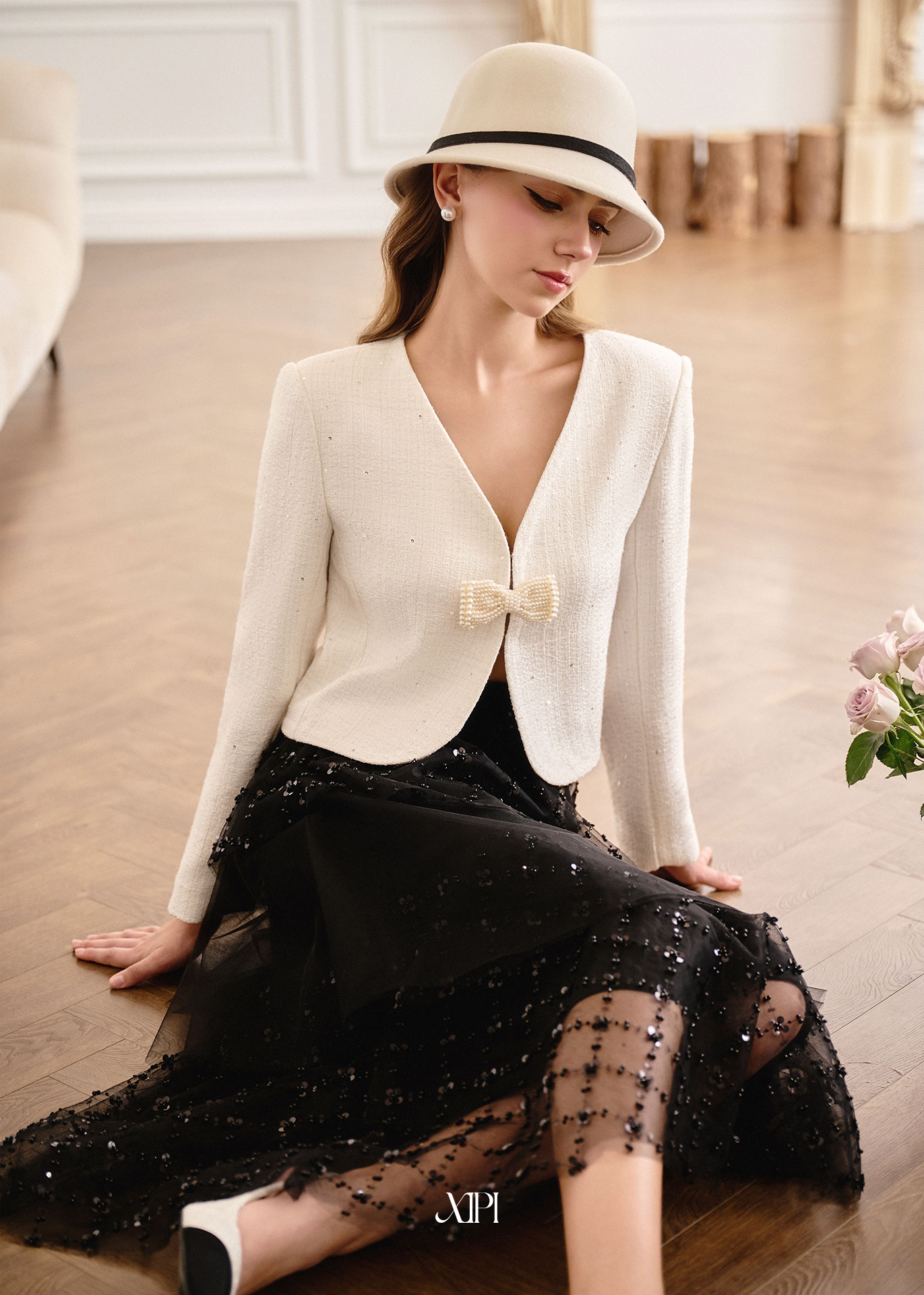 Alena Coat - Áo Tweed Trắng Kim Sa Đính Nơ Ngọc Trai