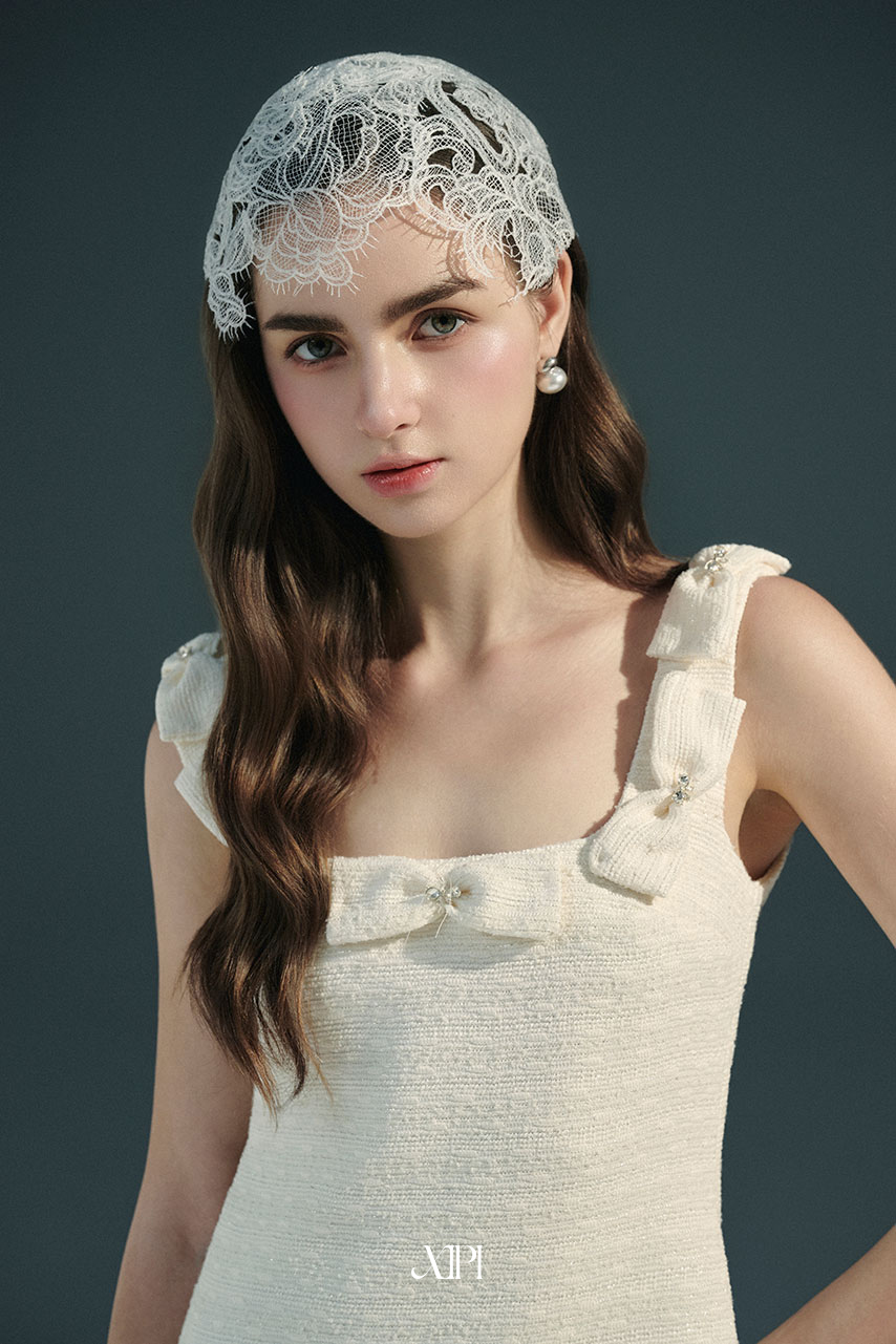 Yeyi Dress - Đầm Tweed Suông Đính Nơ Kem alternate