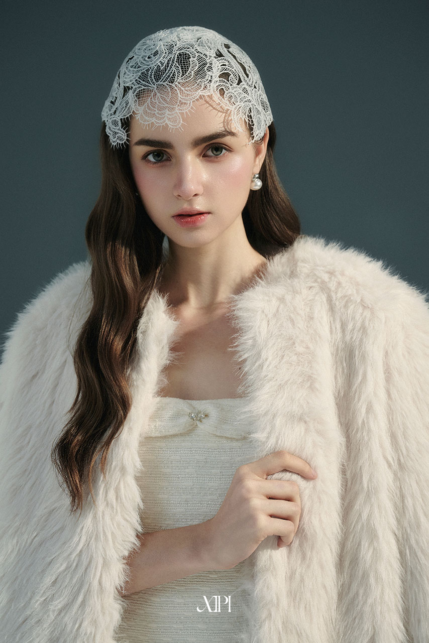 Shiloh Coat - Áo Khoác Lông Mềm Màu Kem