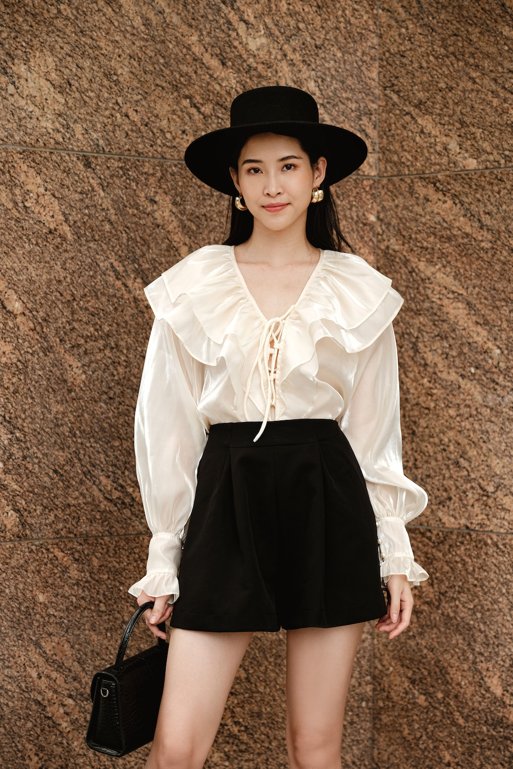 Áo Cổ Phối Bèo Tay Phồng Màu Da alternate