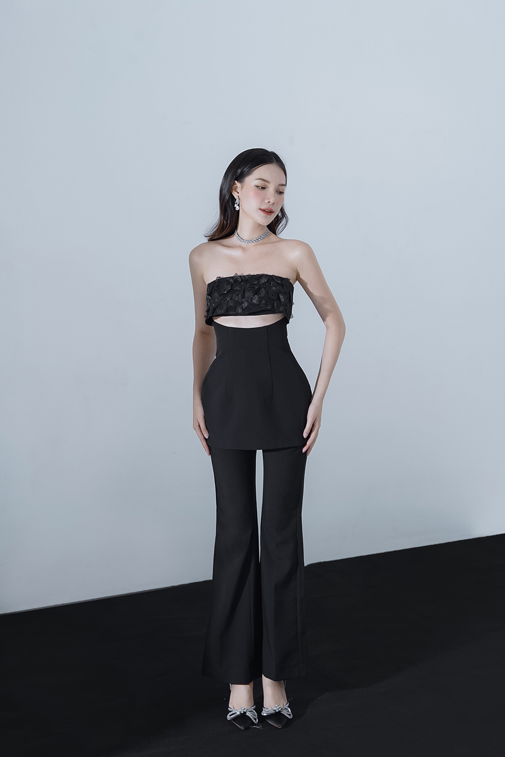 Quần Ống Loe Màu Đen