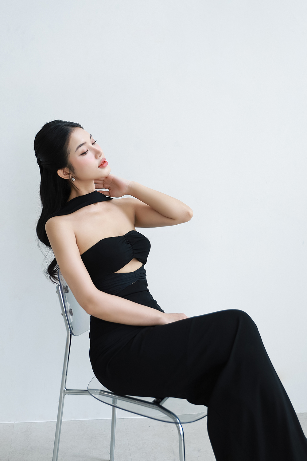 Đầm Cut Out Màu Đen