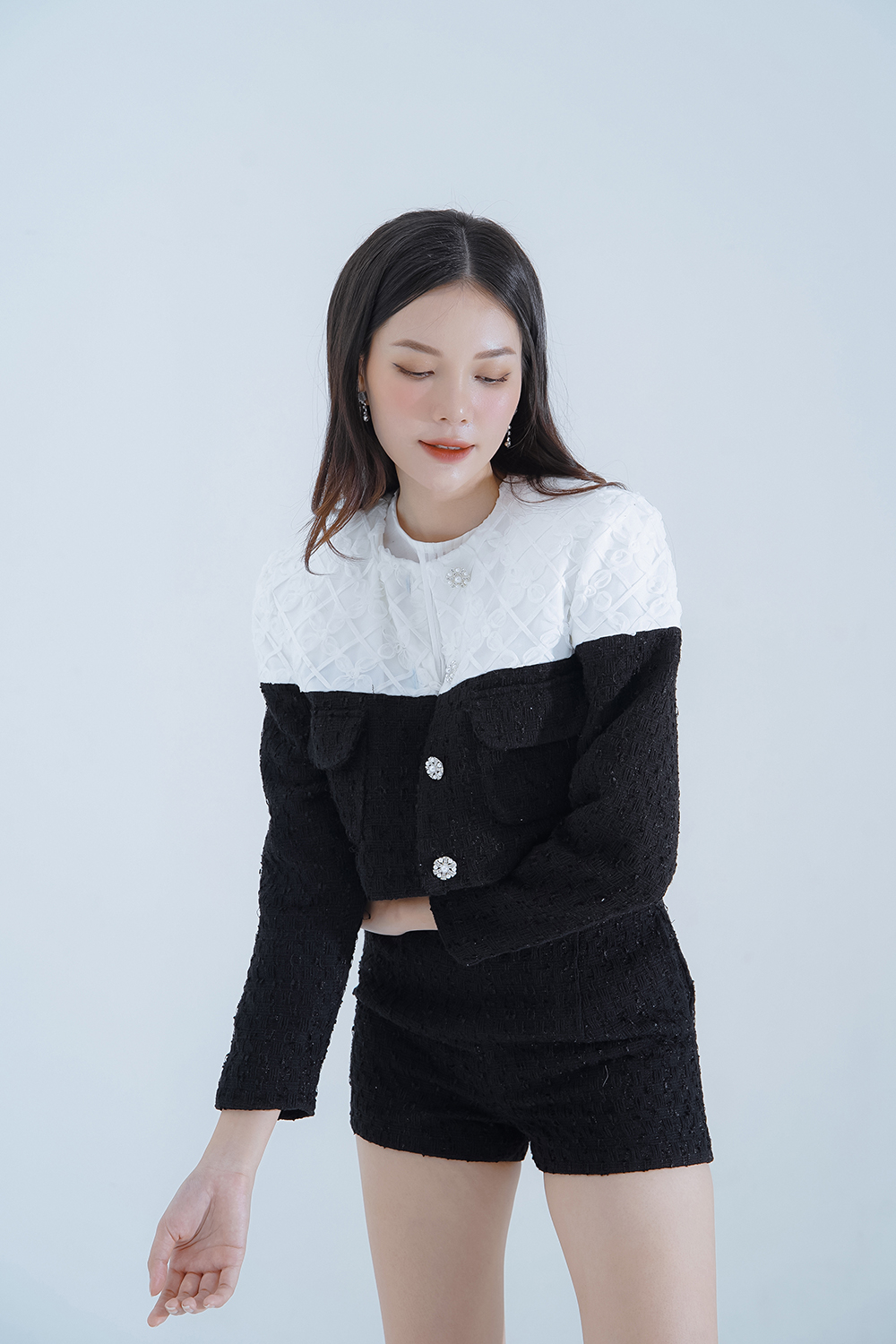 Áo Khoác Tweed Đen Phối Ren Trắng