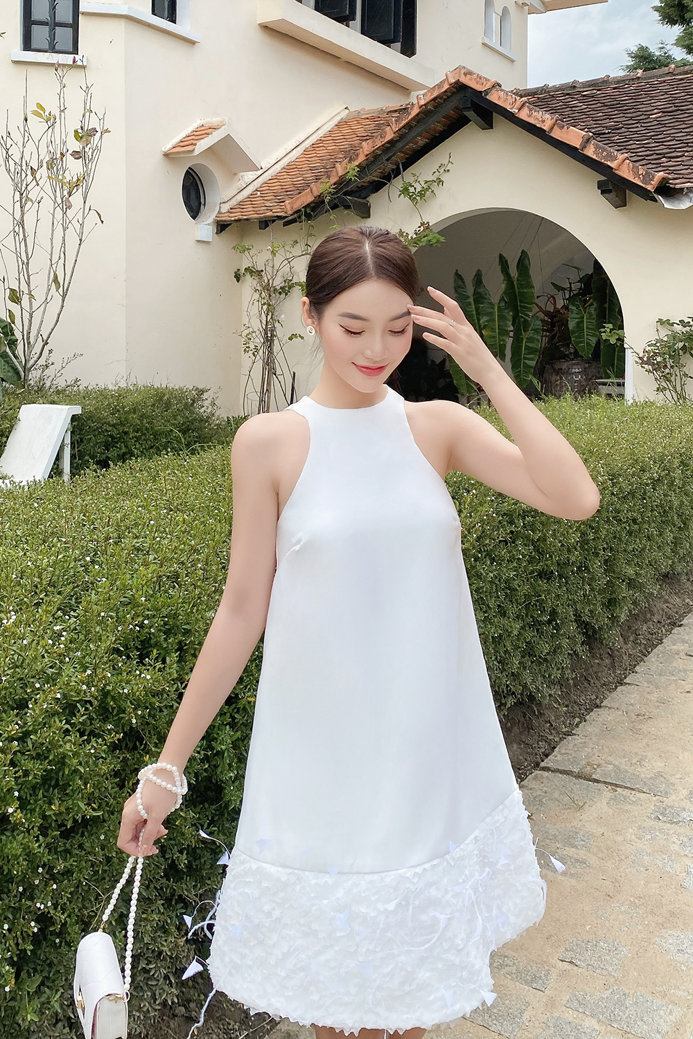 Martha ( Trắng ) - Đầm Lụa Phối Ren Đính Lông Vũ