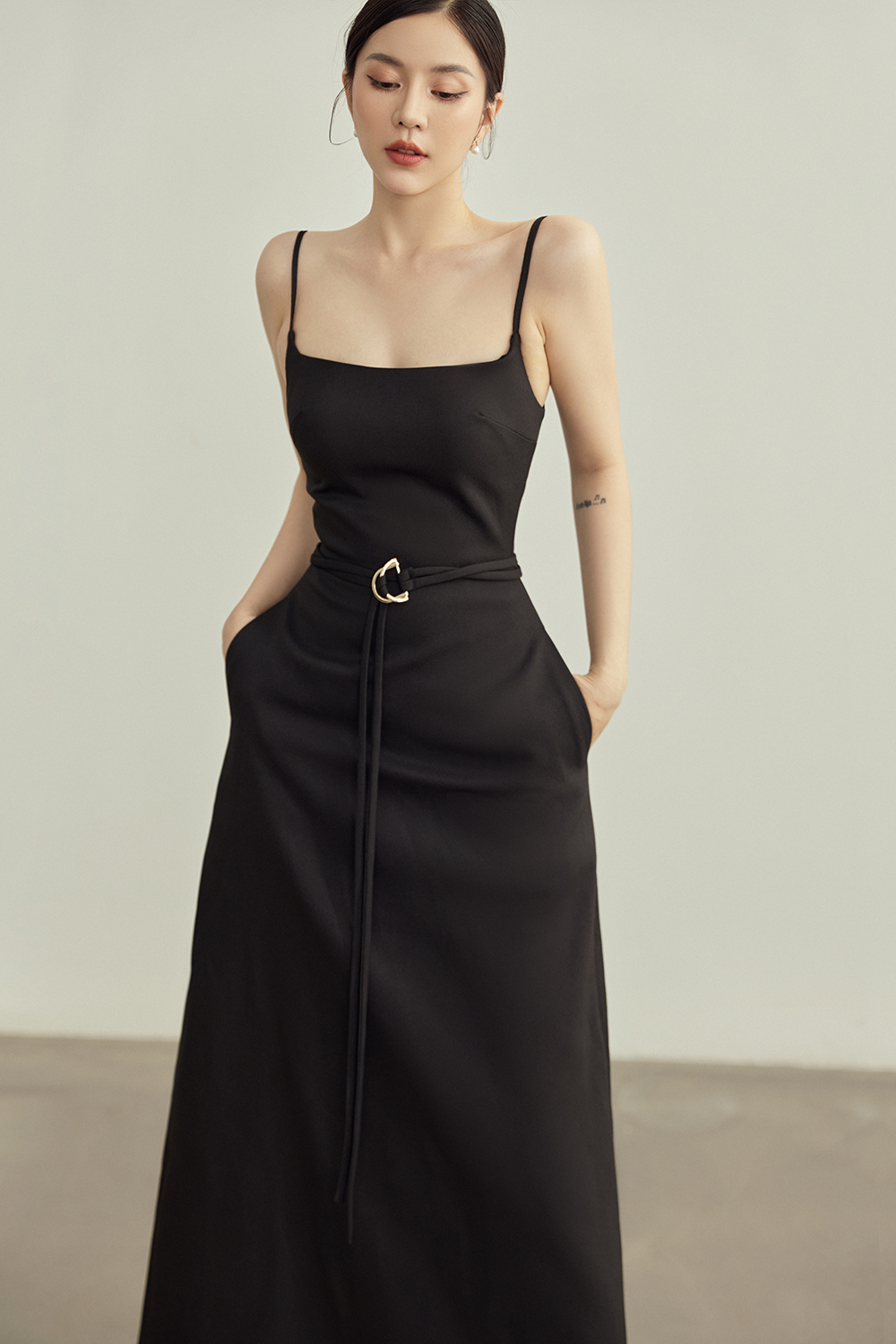 Đầm Đen 2 Dây Tùng A Dài alternate