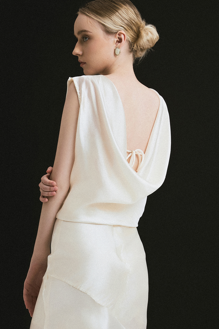 Eser Shirt – Áo Voan Bóng Mờ Lưng Đổ Kèm Áo Dây alternate