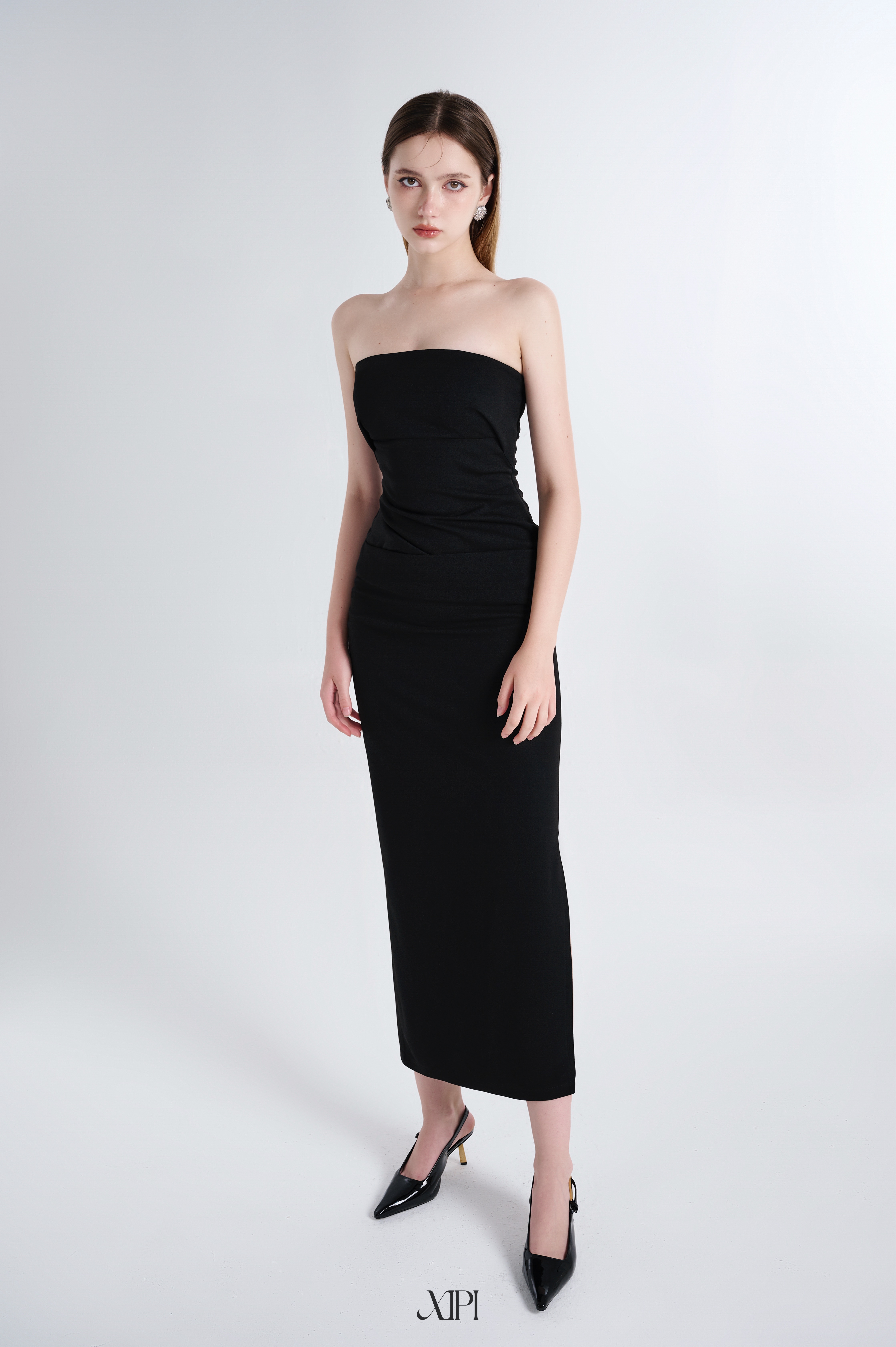 Caily (Black) - Đầm Ống Xếp Kiểu Màu Đen alternate
