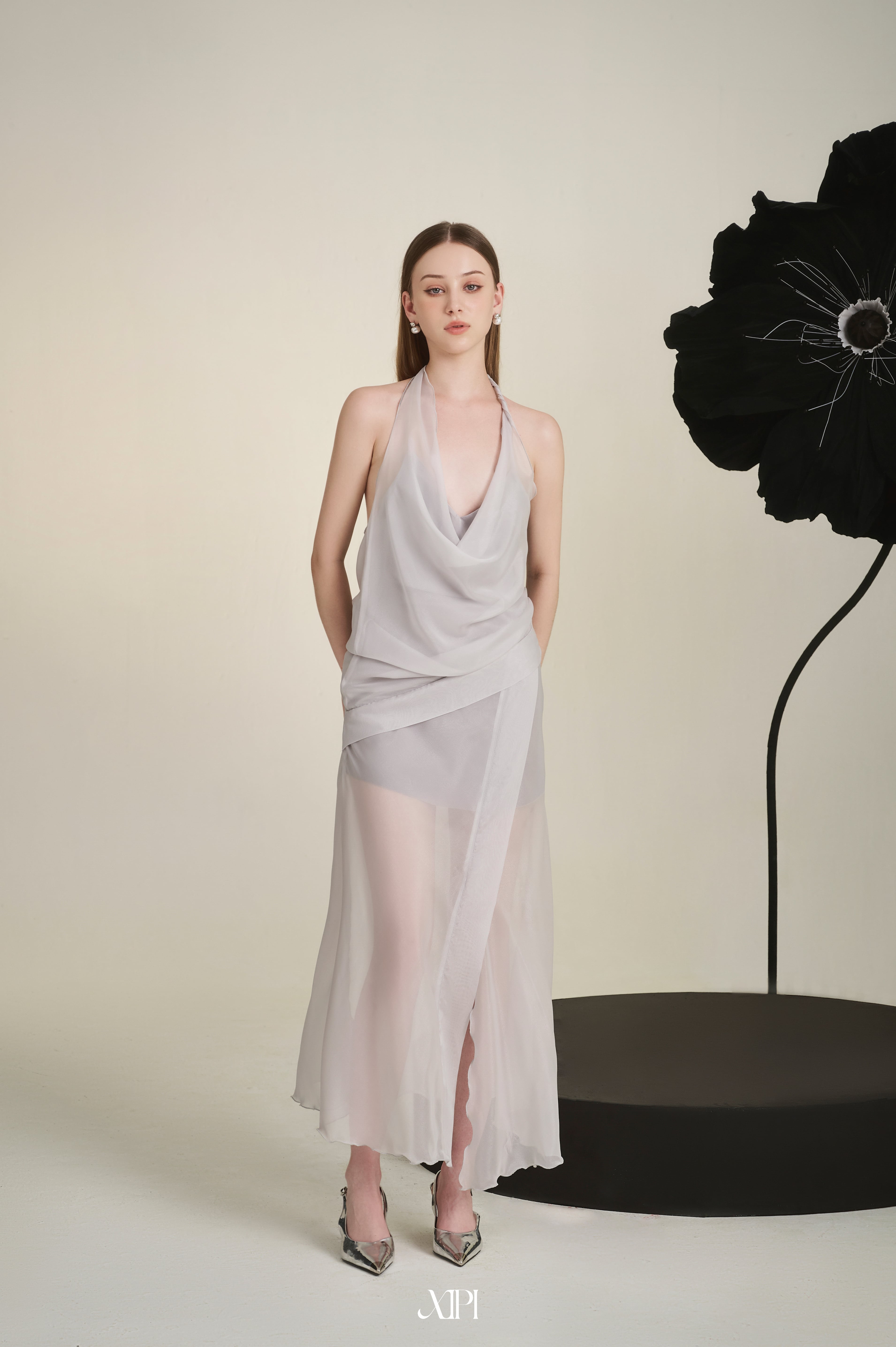 Everlyn Dress - Đầm Voan Cổ Đổ Lót Lụa Màu Xám alternate