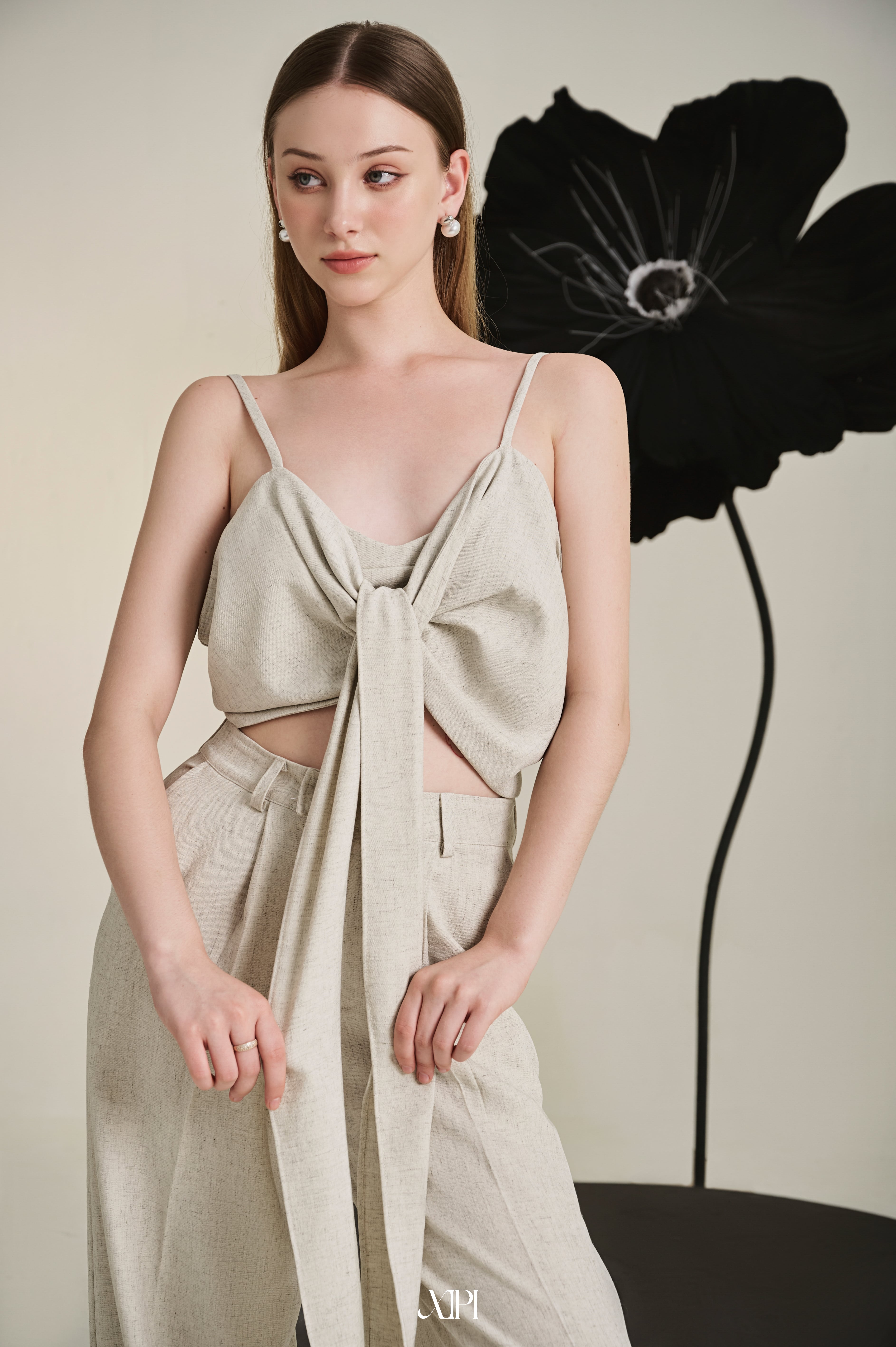 Bowy Top - Áo Xoắn Croptop Màu Kaki Muối Tiêu