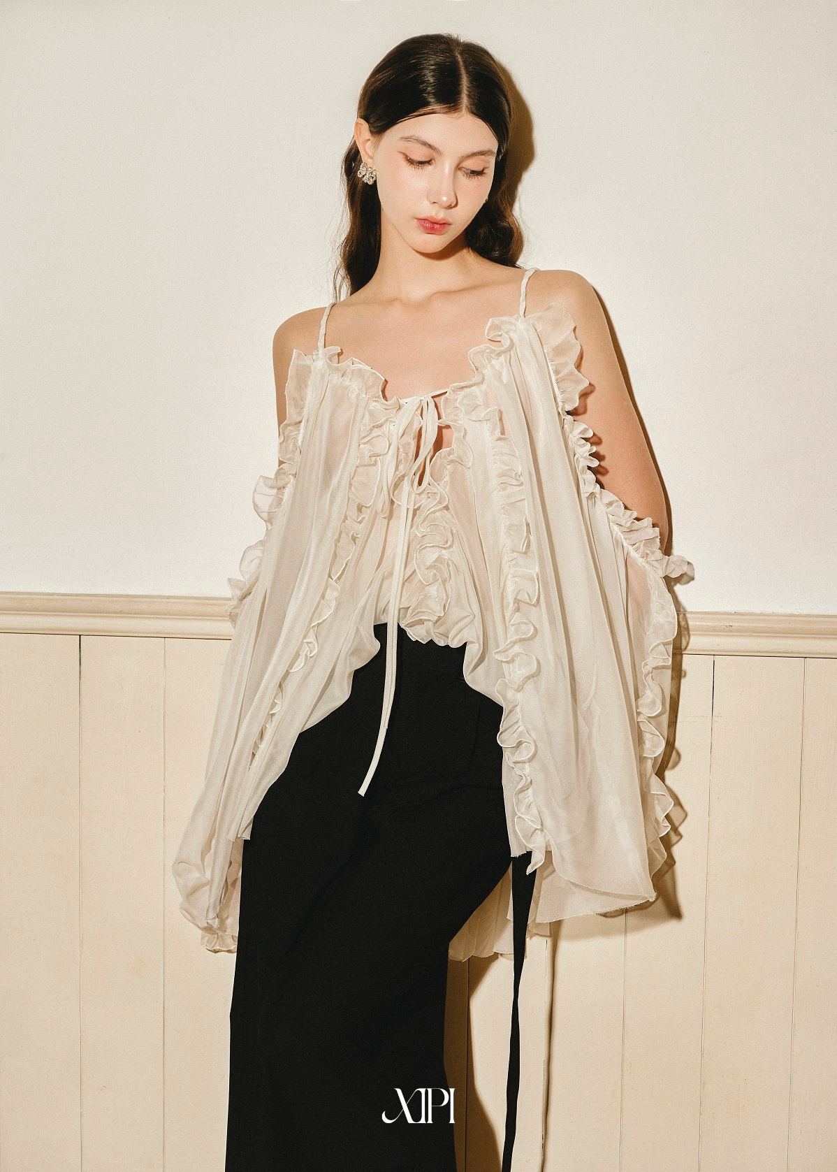 Natalie Pants - Quần Kaki Đen Ống Rộng Lưng Thấp Kèm Dây alternate