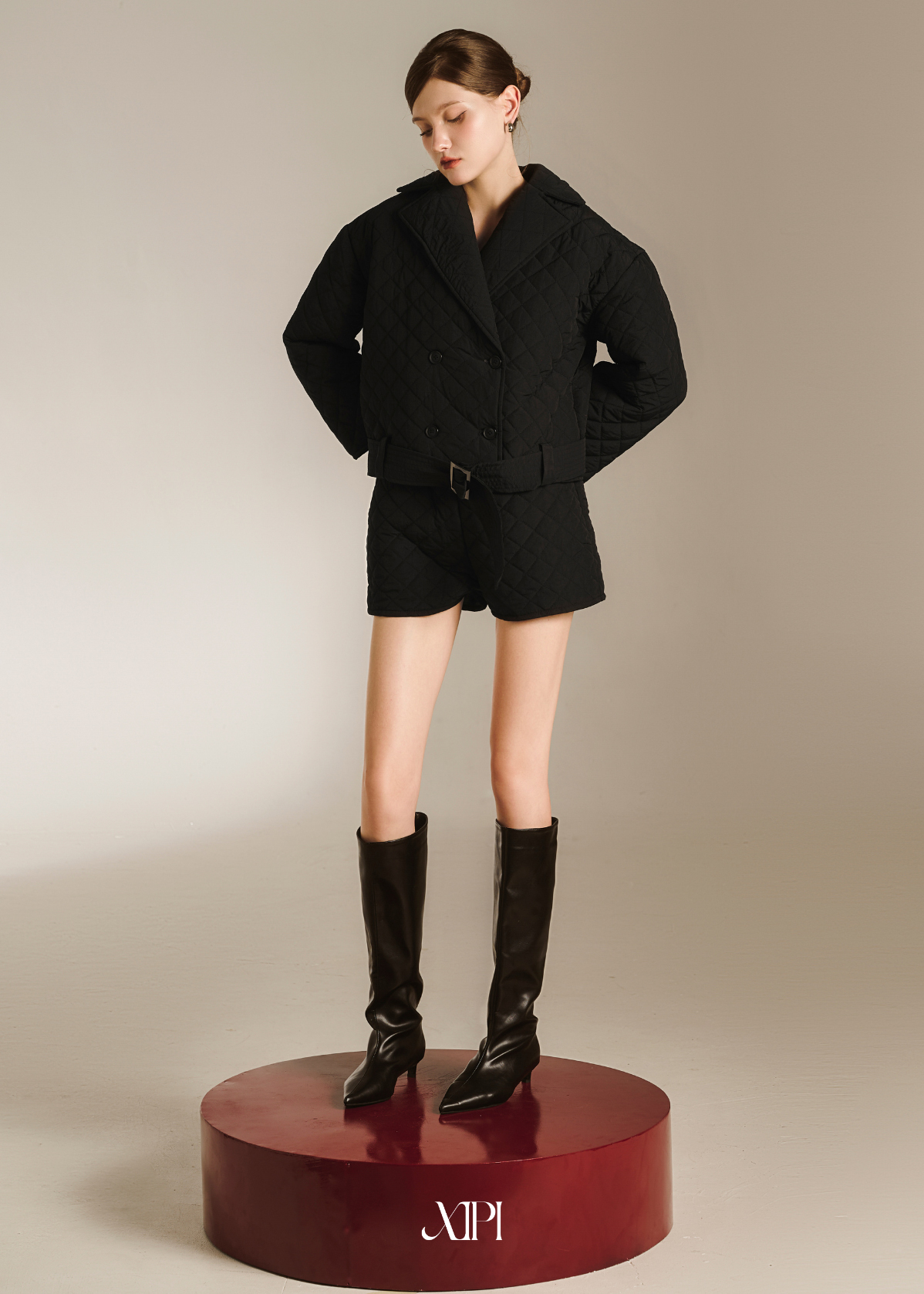 Lark Short - Quần Short Phao Đen Lưng Thun alternate