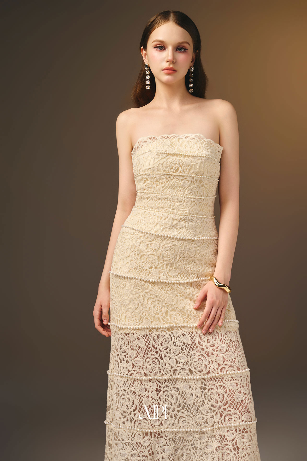 Yvonne Dress - Đầm Cúp Ngực Ren Kèm Viên Dây Ngọc Trai alternate