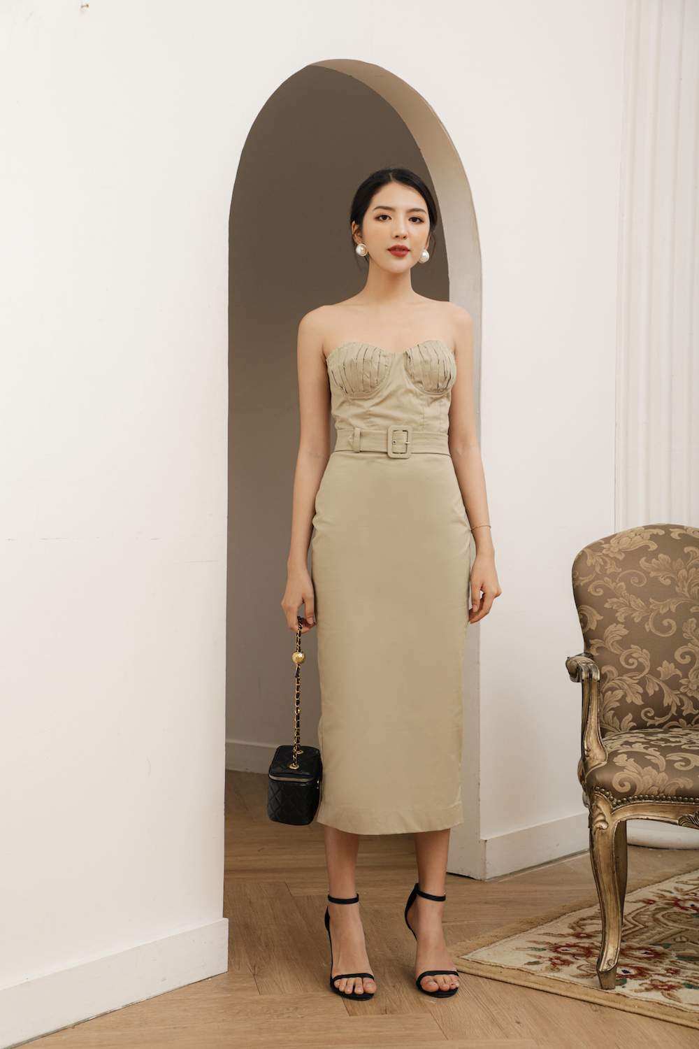 Đầm Dài Cup Ngực Xếp Kèm Belt Màu Da alternate