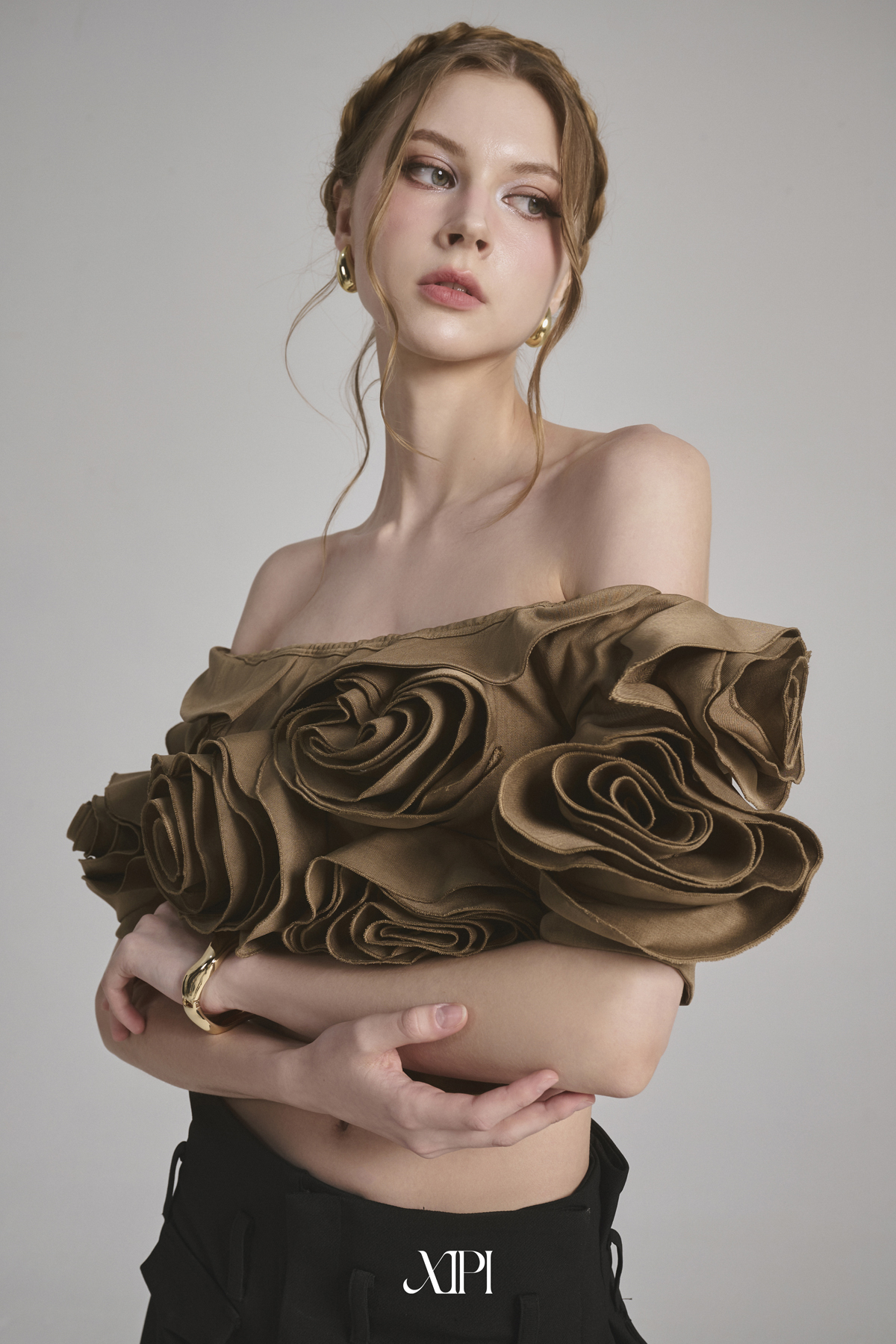 Elina Brown Top - Áo Croptop Bẹt Vai Nâu Đính Hoa