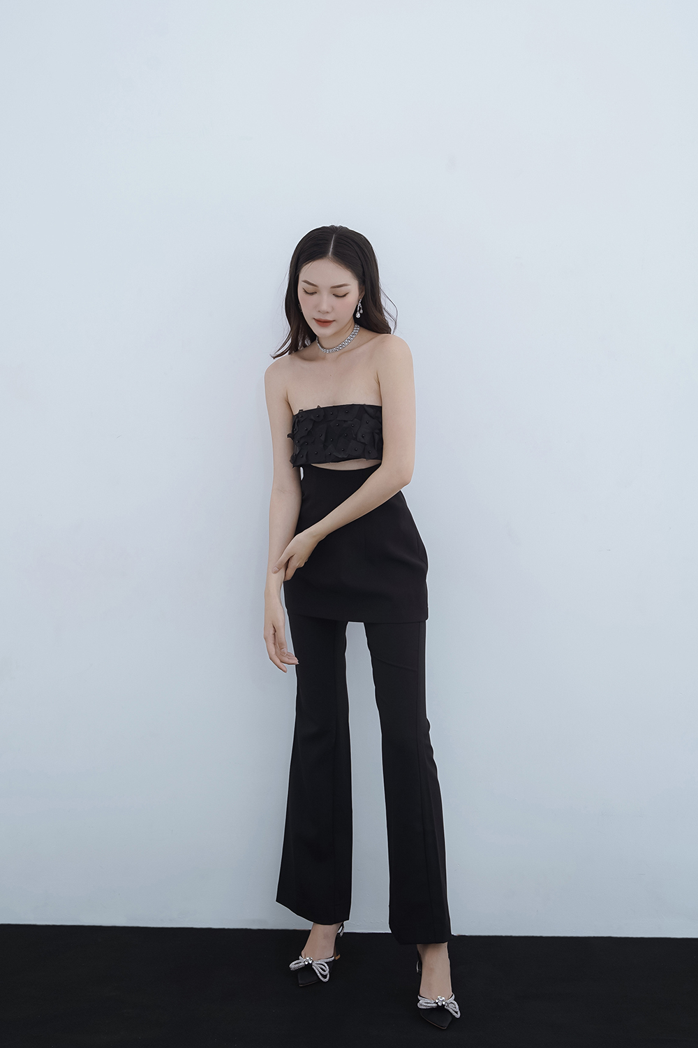 Quần Ống Loe Màu Đen alternate