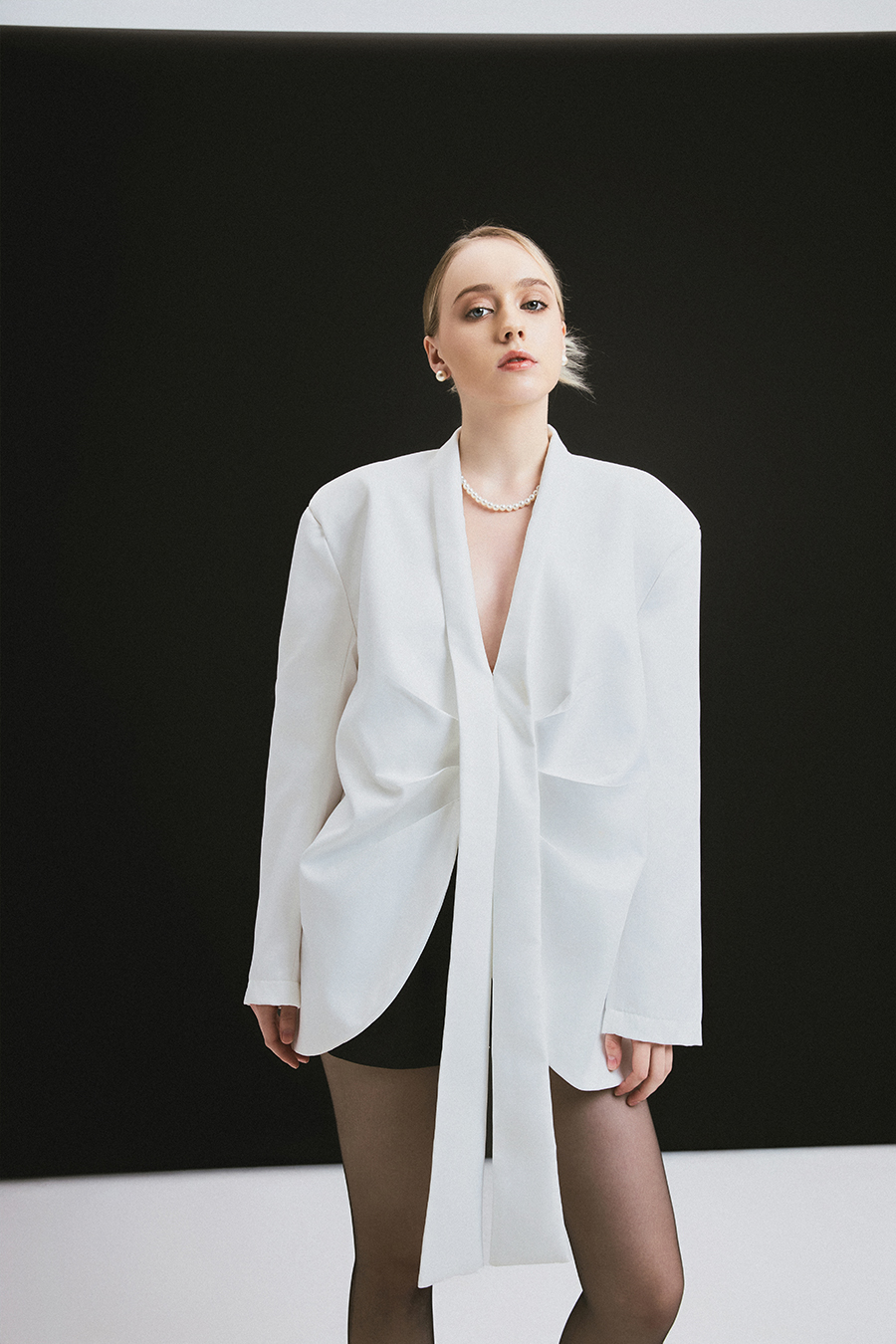 Louisa (White)- Áo Vest Trắng Xếp Kiểu Cổ Buộc Dây