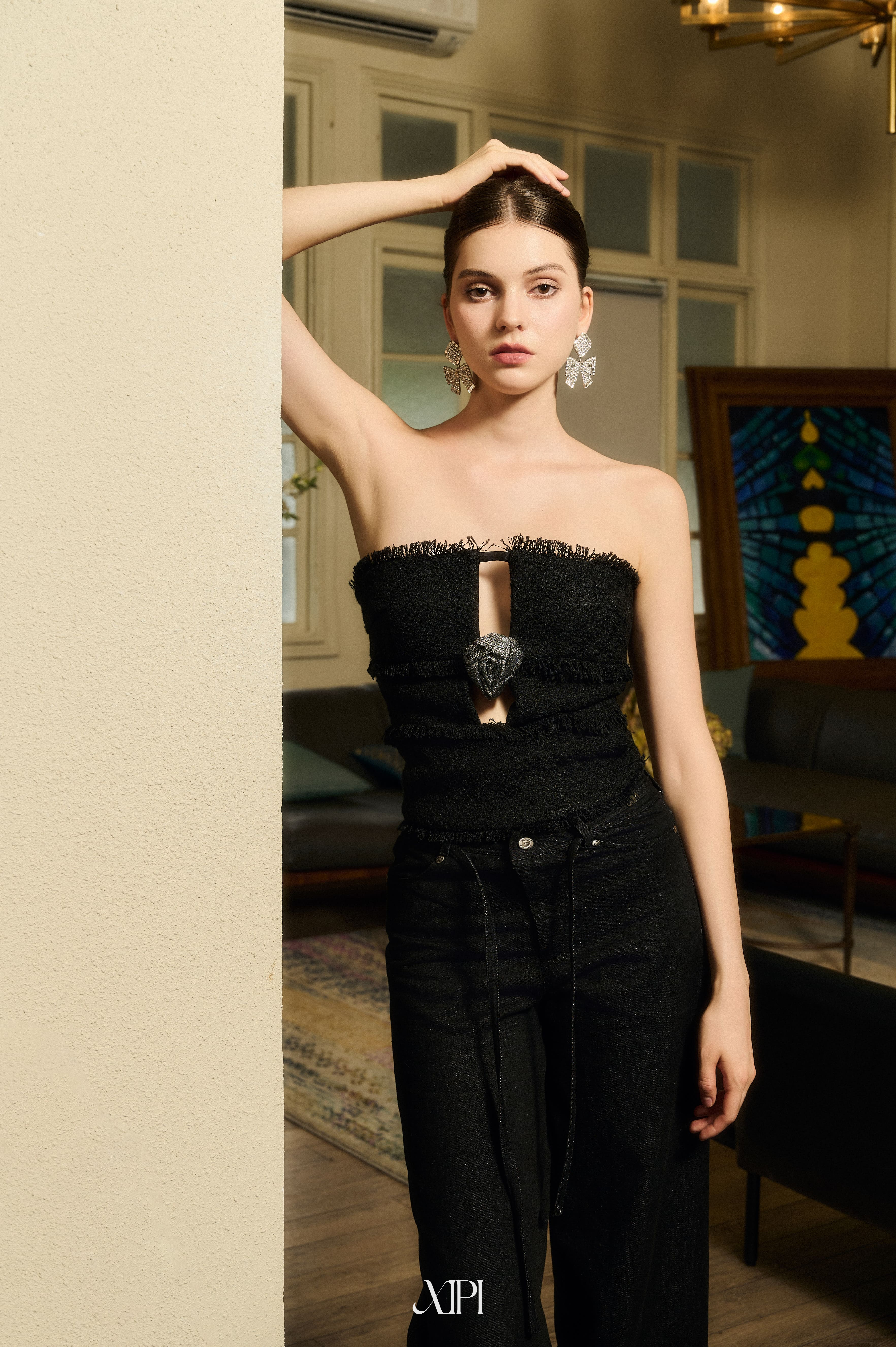 Lettie - Áo Cúp Đen Vải Tweed Kèm Hoa Kim Tuyến