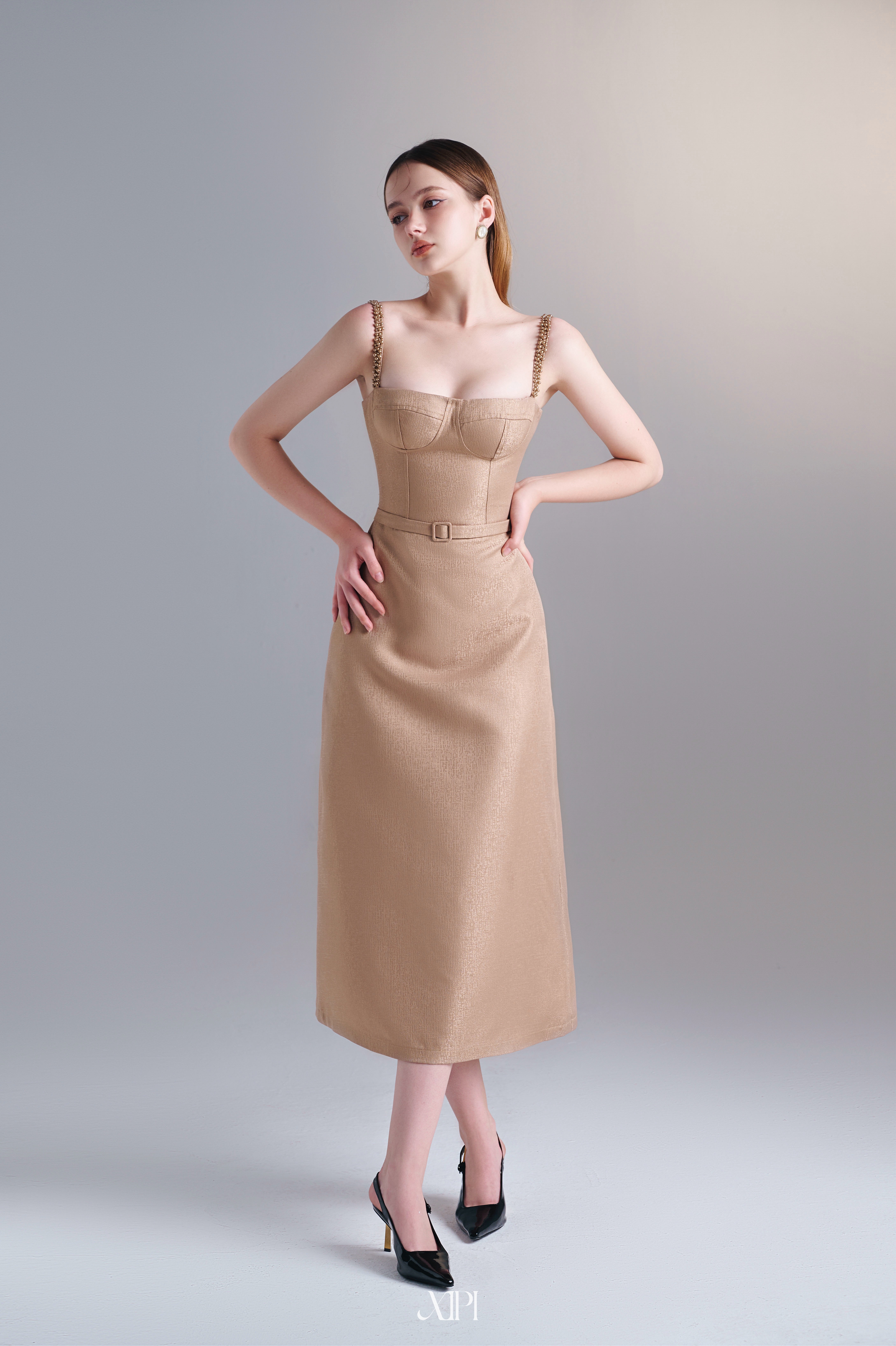 Ladonna - Đầm Cúp Nâu Vải Gấm Đính Ngọc