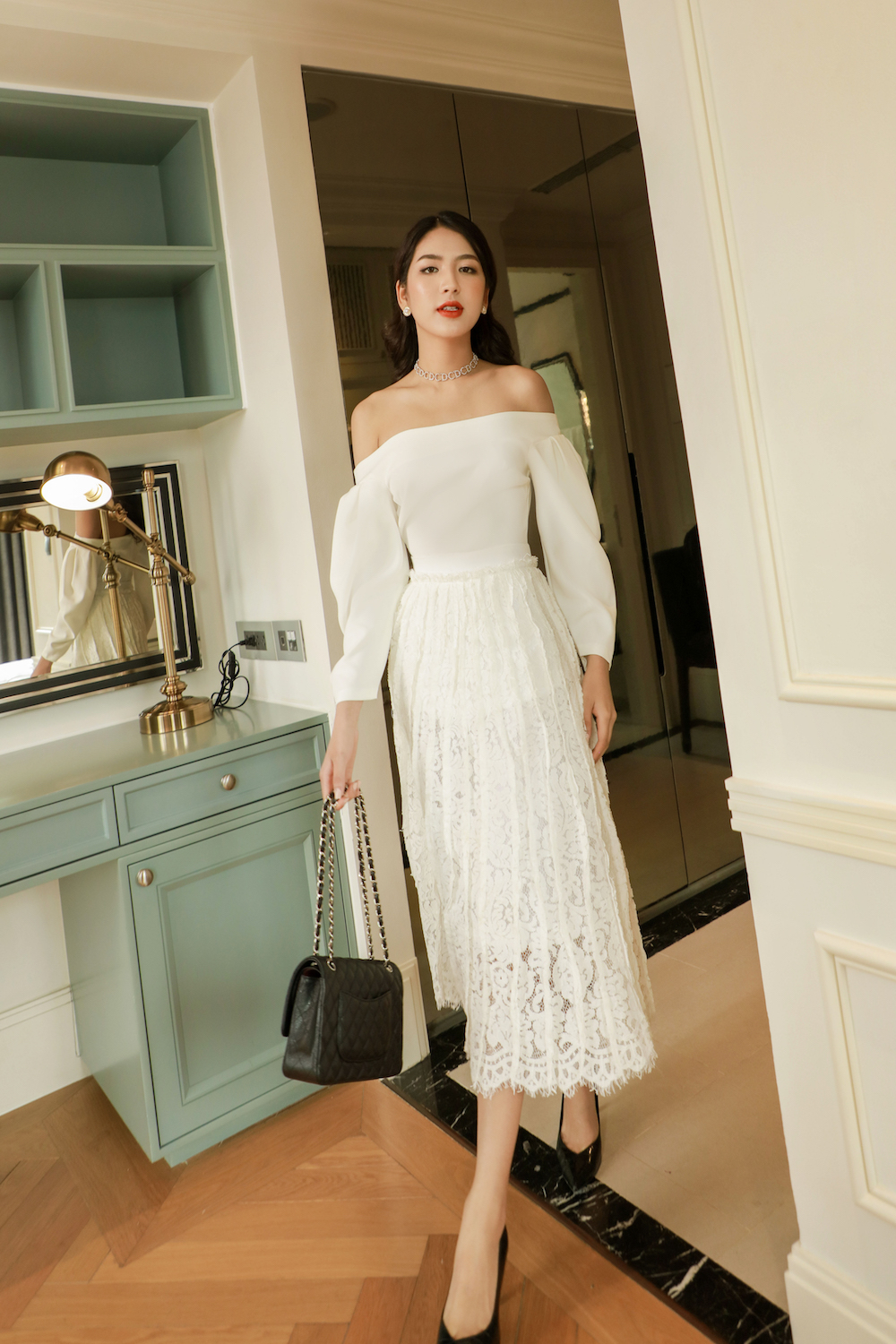 Áo Bẹt Vai Tay Phồng Màu Trắng