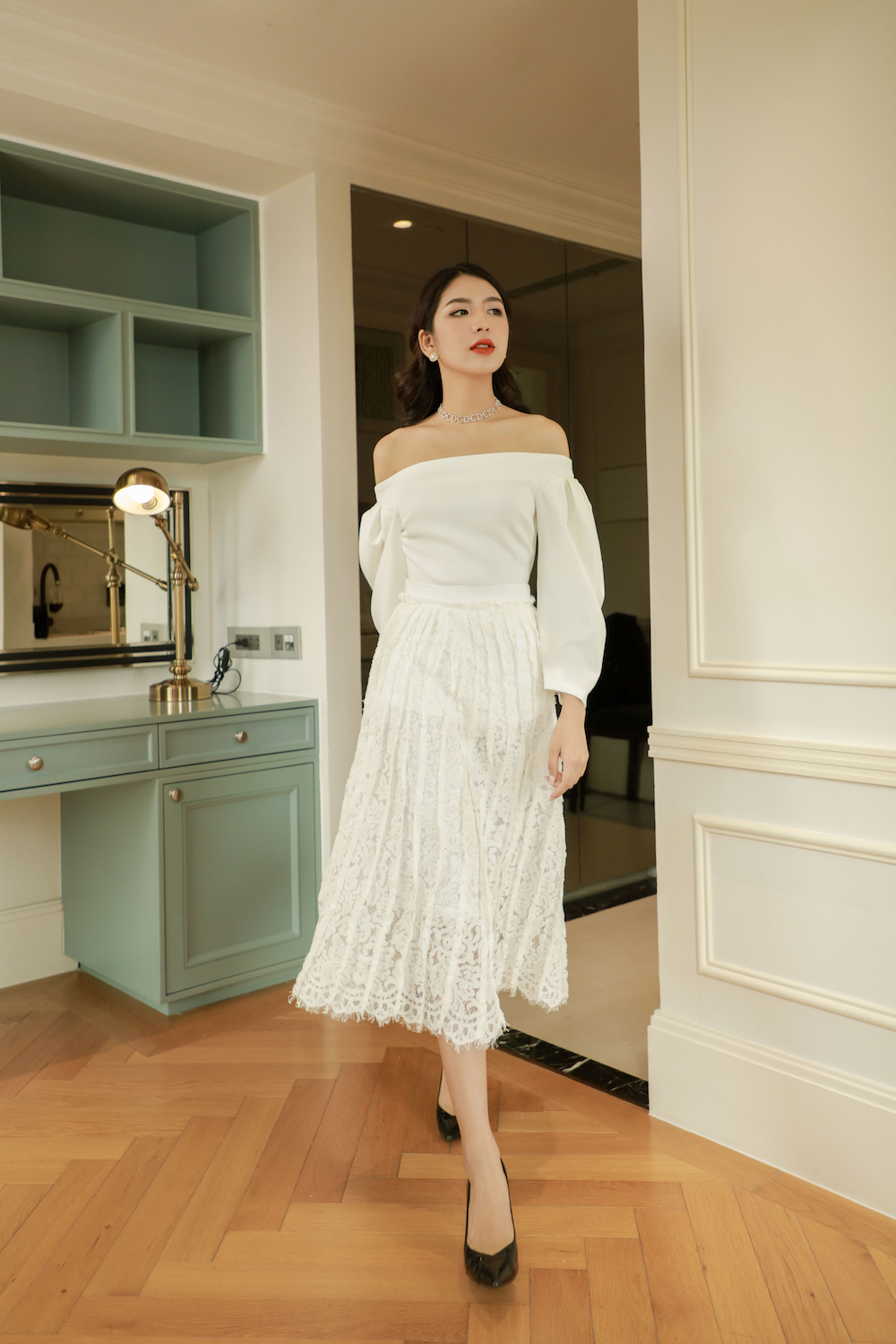 Áo Bẹt Vai Tay Phồng Màu Trắng