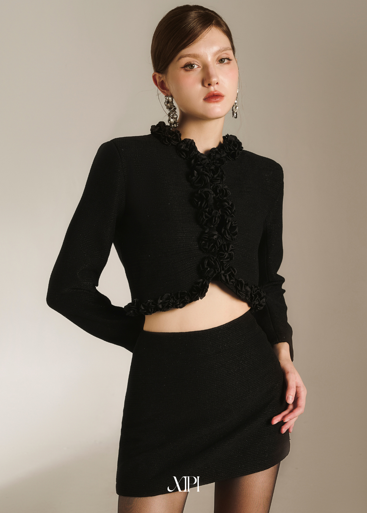 Nina Top - Áo Khoác Tweed Đen Đính Hoa