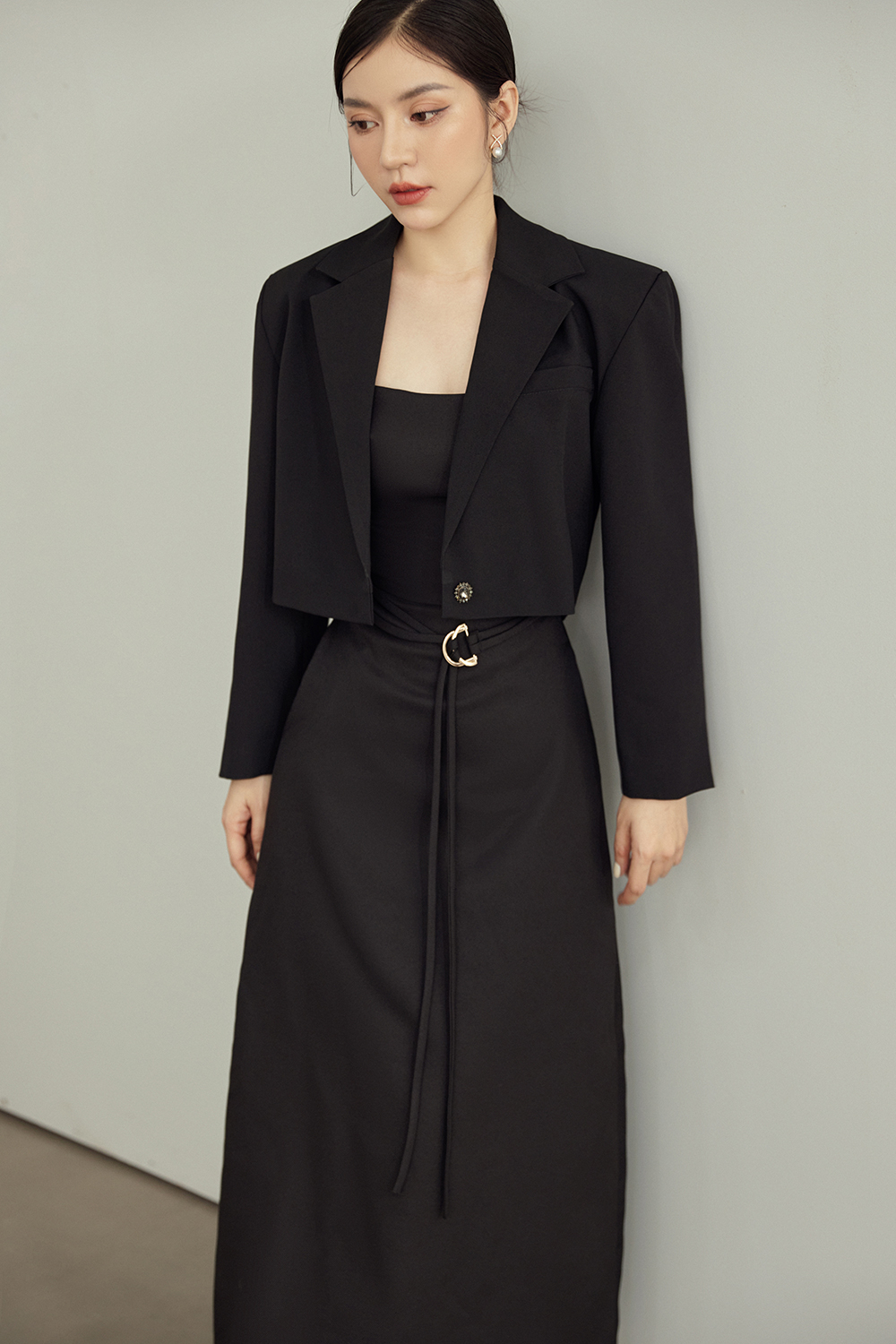 Serena - Áo Vest Đen Form Lửng alternate