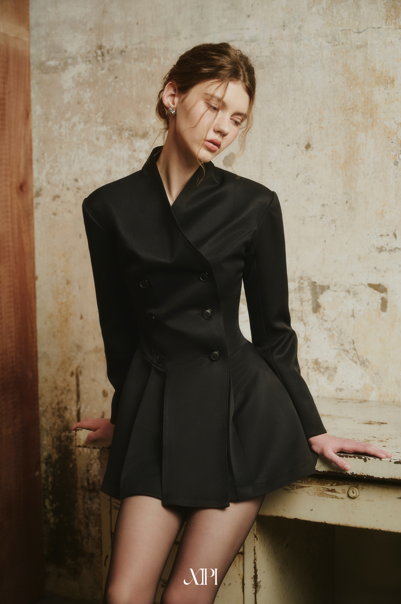 Isa Dress - Đầm Vest Đen Tùng Xếp Li