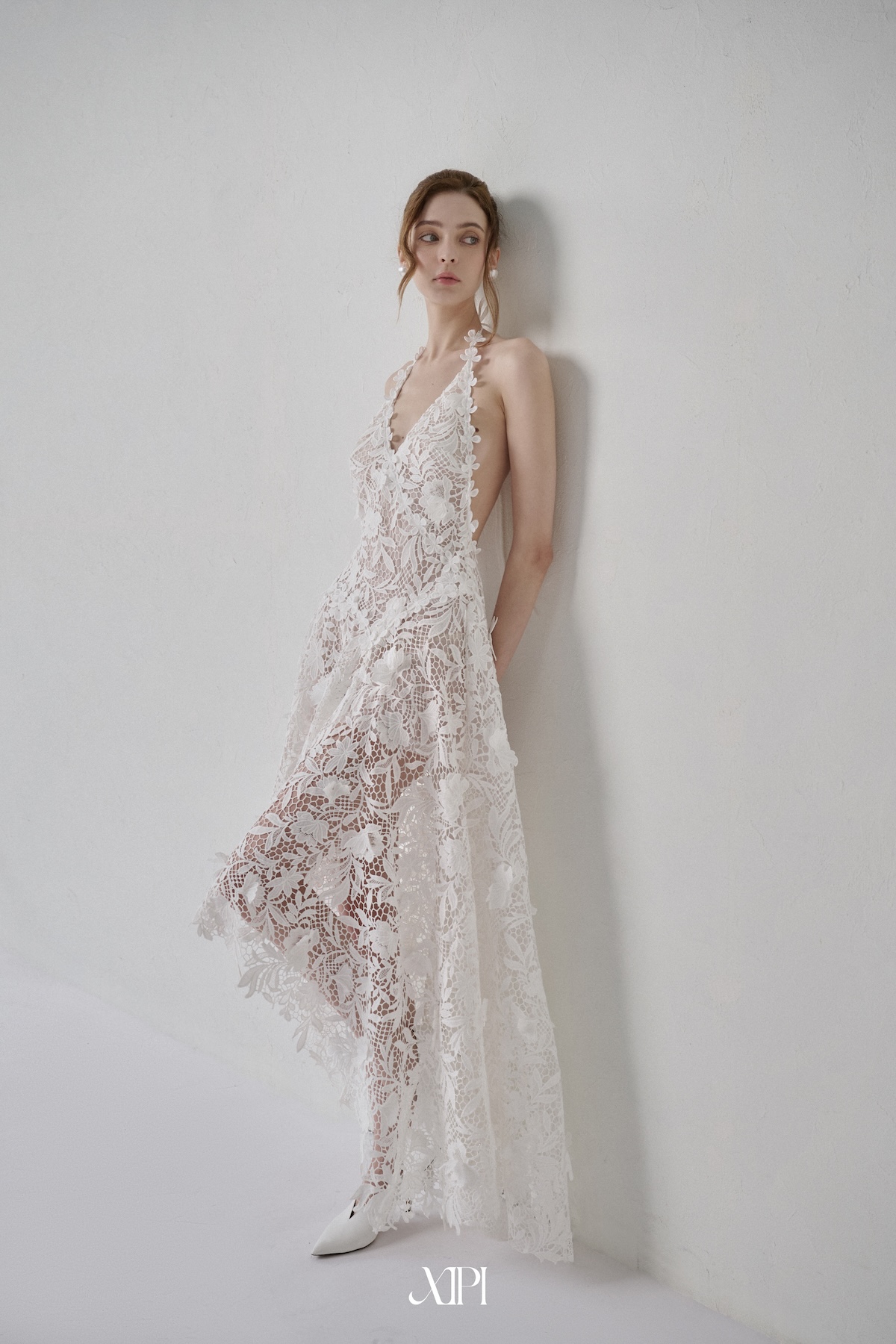 Lucent Mist Dress - Đầm Ren 3D trắng Tùng Lệch Hở Lưng alternate