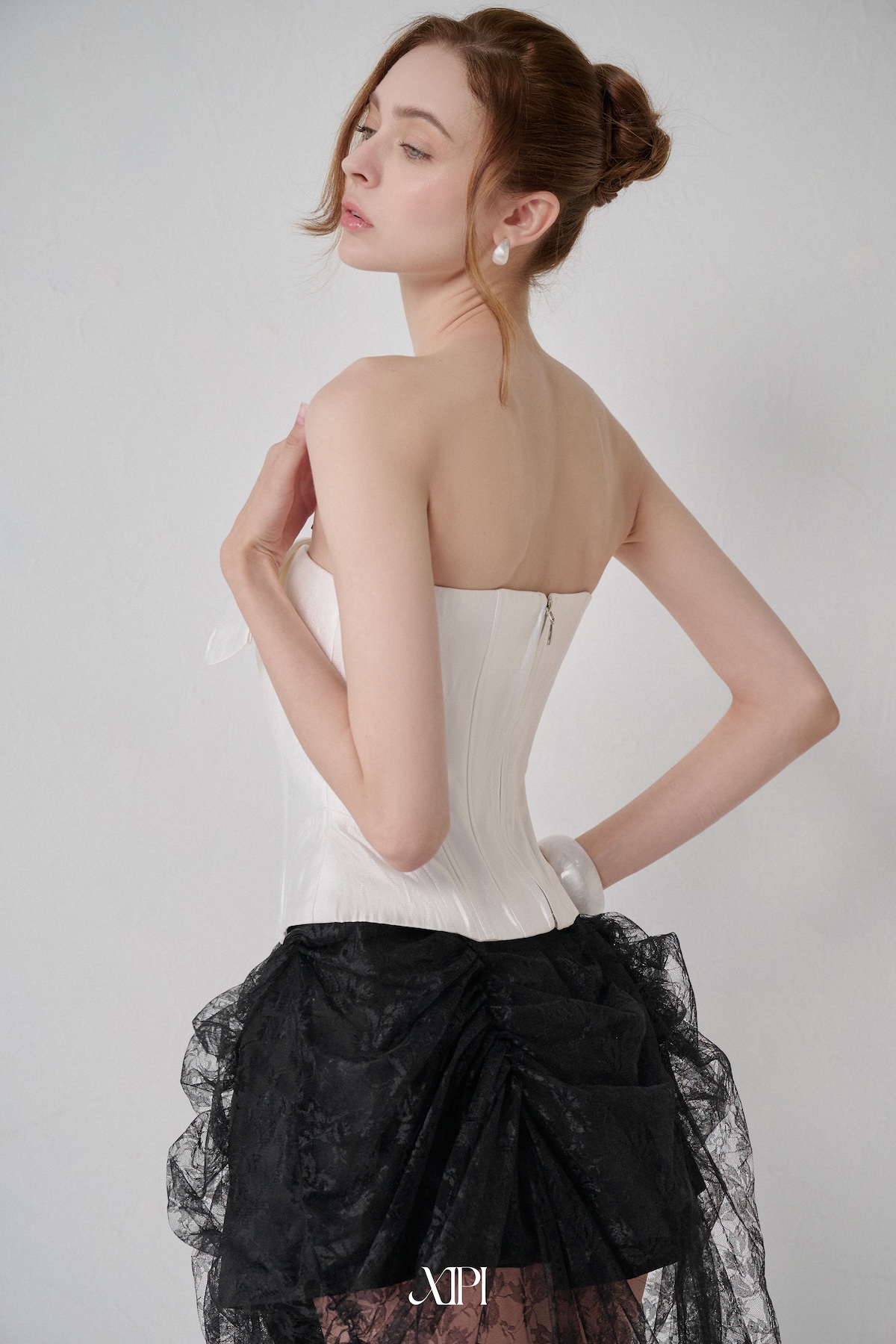 Lunar Tide Skirt - Chân Váy Lưới Hoa Đen Rút Nhún